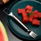 🔥 Osta 1 saa 1 ilmaiseksi🍉2-in-1 ruostumaton teräksen hedelmäleikkaja ja haarukka