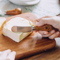 🧀 Pystymäinen voi- ja juustoveitsi 🍞